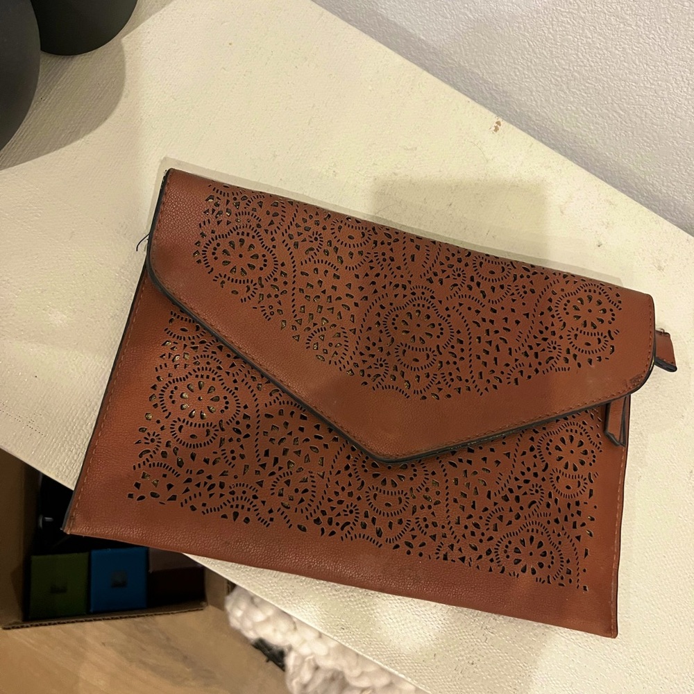 Clutch handbag